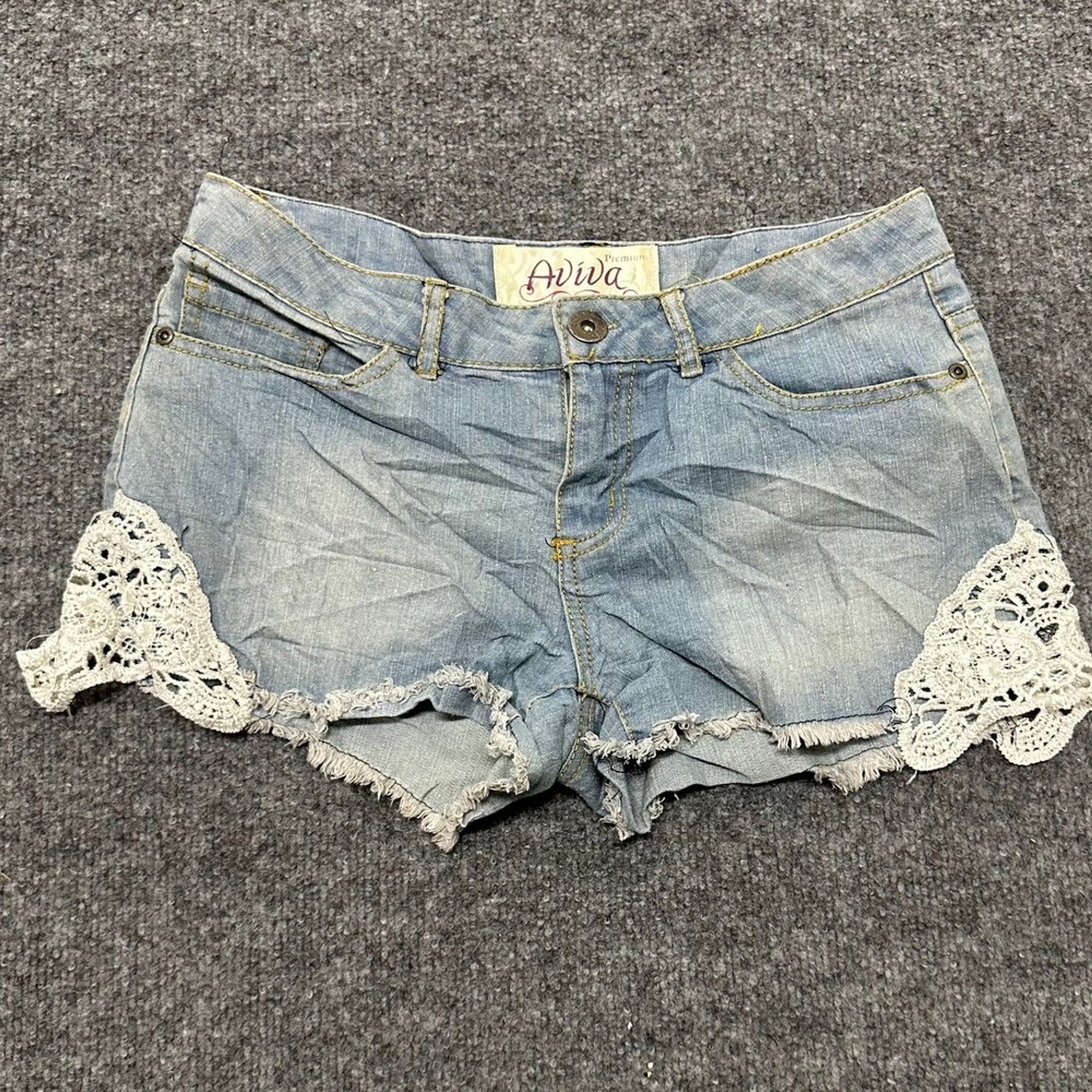 Aviva Jean Shorts Womens Size 3 Light Wash Denim Lace Trim Frayed Hem Low Rise